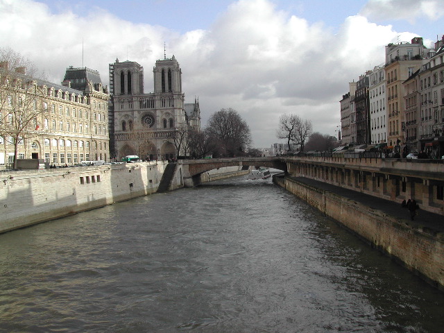 Seine facing Nortre Dame 2